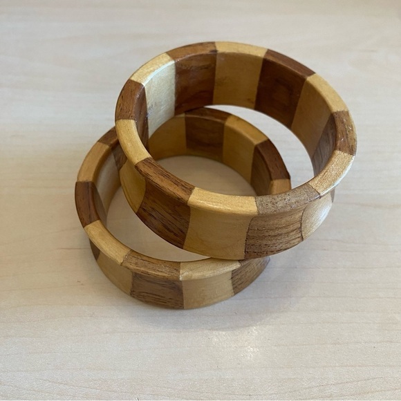 Two Tone Wooden Bangle Set 2pc - Picture 10 of 11